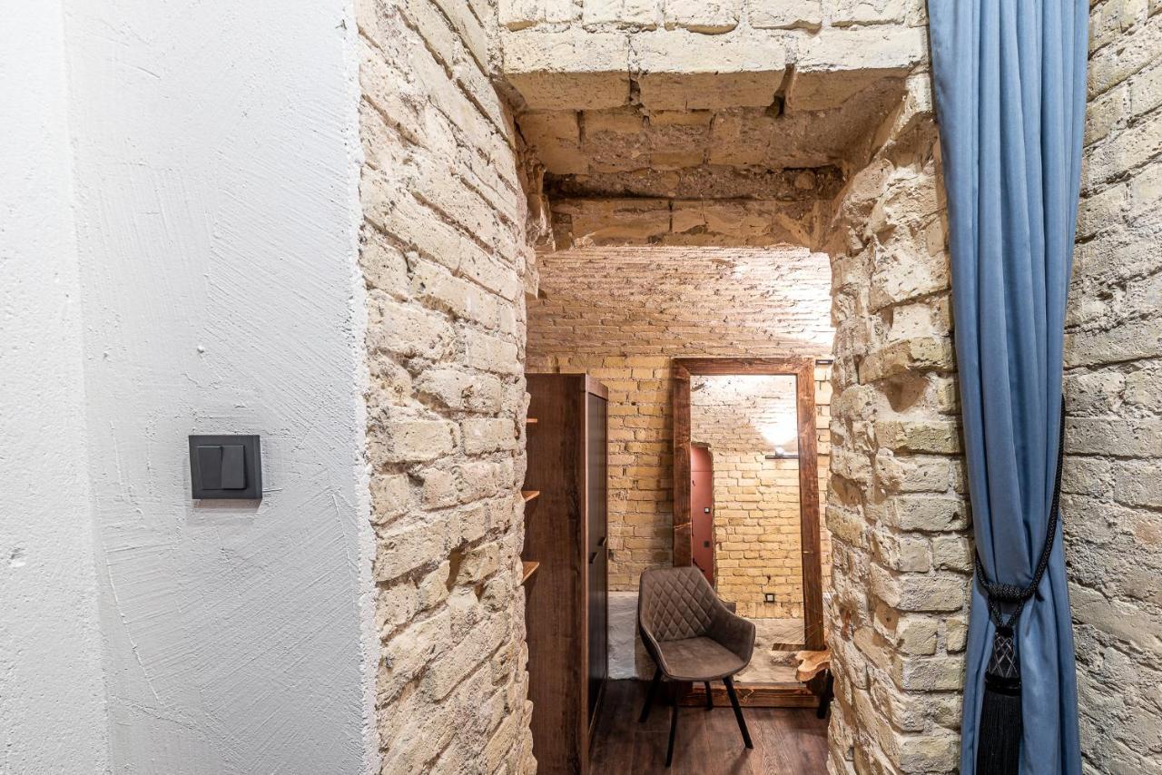 Unesco Hidden Arches - Restored 3 Bedroom Apartment In The Historic Pilies St. Vilnius Ngoại thất bức ảnh